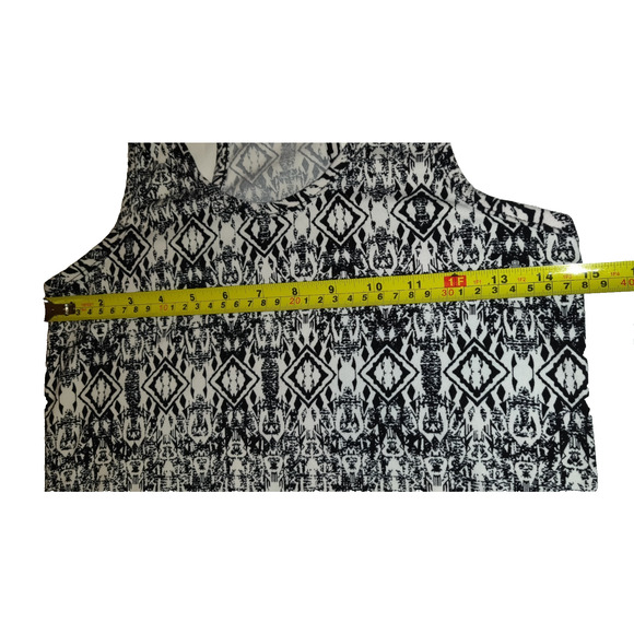 Bobbie Brooks Sleepwear Tank Sz M Black & White Racerback Geometric Design Med - Picture 7 of 10
